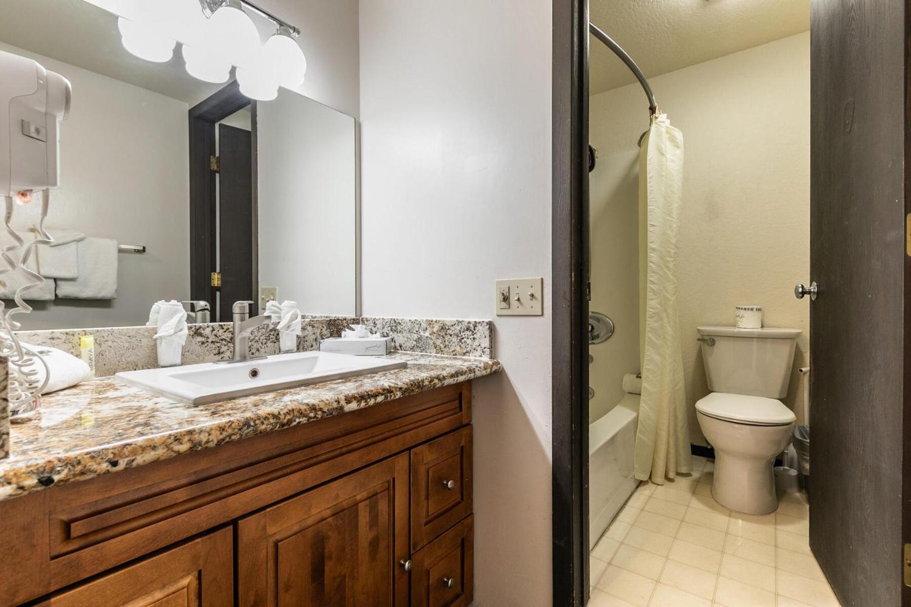 Cozy Studio W/Kitchenette Easily Accessible #113 At Donner Lake Village Тракі Екстер'єр фото